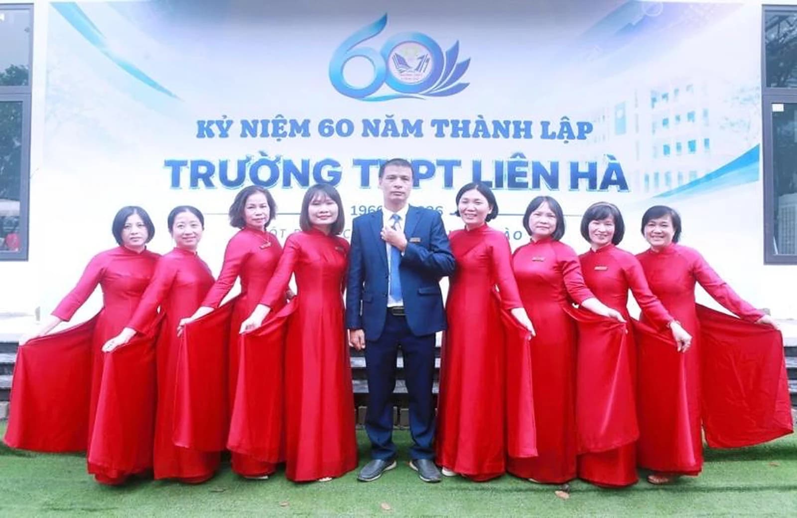 Tập thể Tổ Ngoại ngữ – Thư viện
