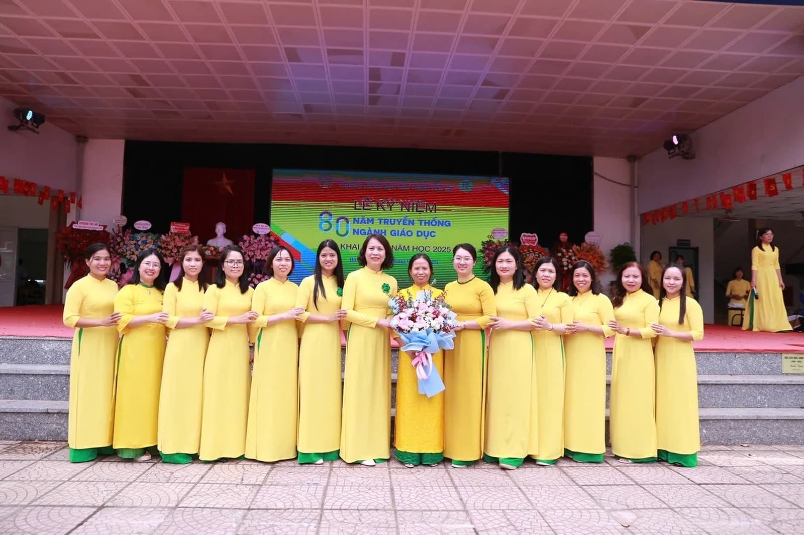Tập thể Tổ Hóa – Sinh – Công nghệ